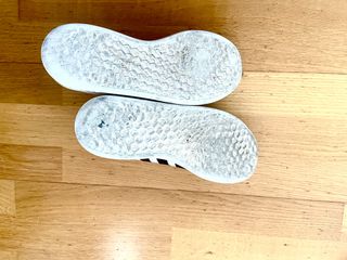 Bambas o zapatillas Adidas 