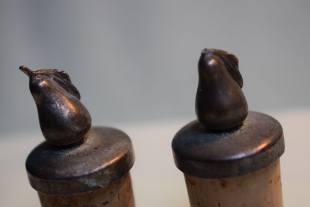 2 tappi sughero e metallo a pera antichi