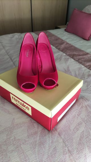 Peeptoes fucsia talla 36. Regalo bolso a juego