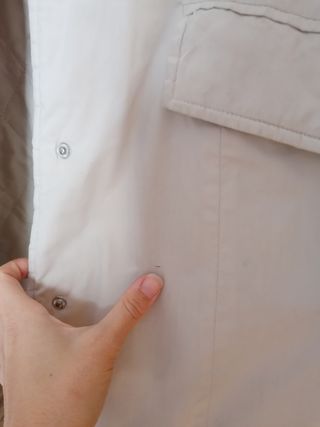 Gabardina de Zara en color crudo. Talla S
