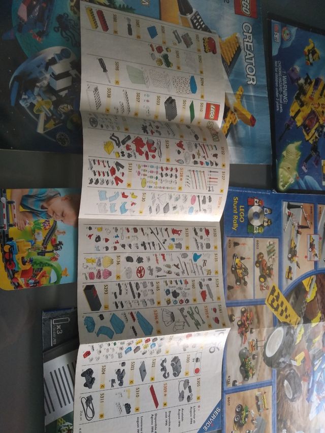 Lote Catalogo Lego, playmobil, creature seekers