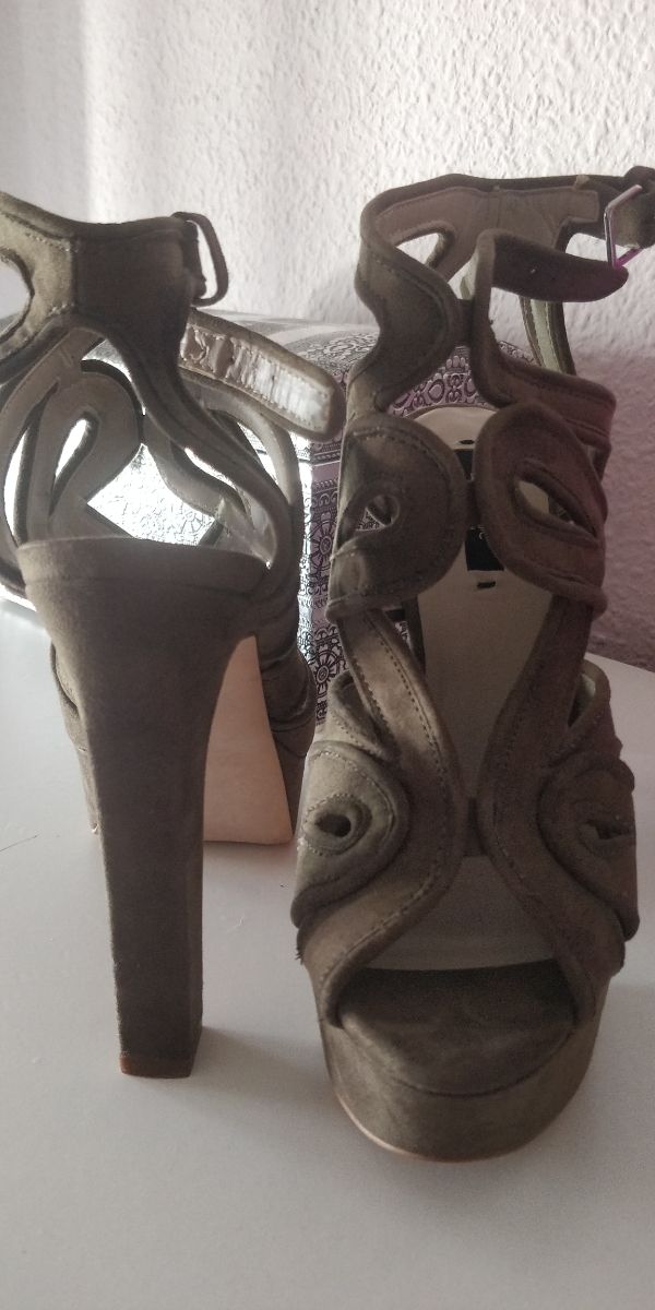 Sandalias tacón Zara