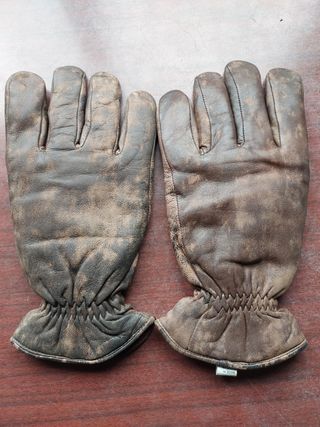 Guantes en piel para motos.