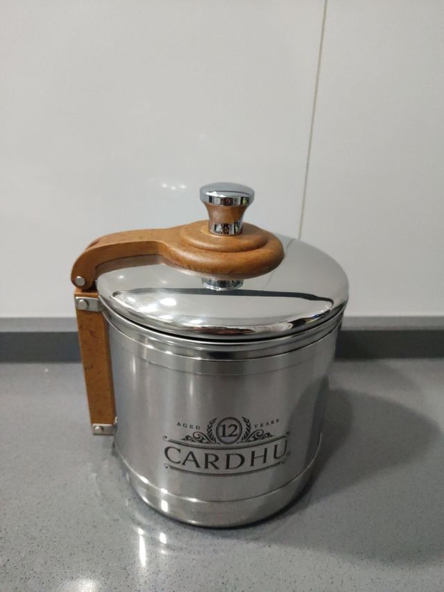 CUBITERA CARDHU NUEVA ACERO INOXIDABLE 