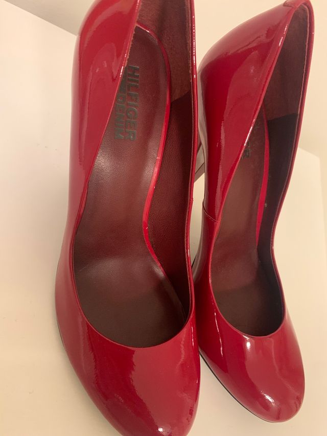 Zapatos charol rojos tacon NUEVOS Tommy Hilfiger