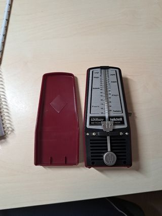 Metrónomo Taktell JUNIOR serie 820 - Wittner 