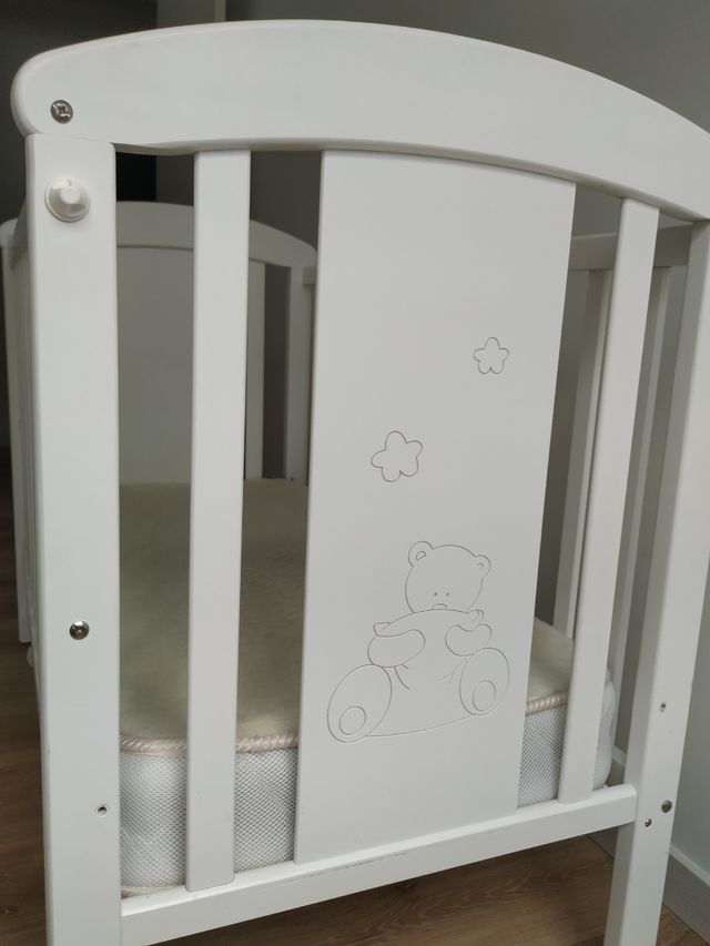 Cuna de madera+Colchón (Regalo)
