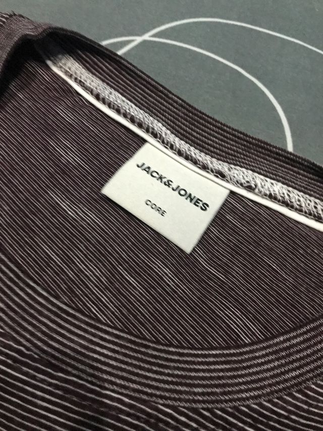 Camiseta Jack & Jones. Talla M