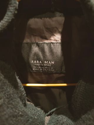 Plumífero negro de Zara