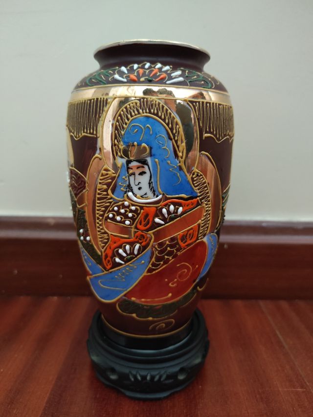 Jarrón japonés, porcelana Satsuma, a mano