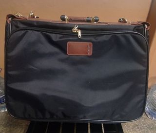 Se vende maleta de viaje para traje