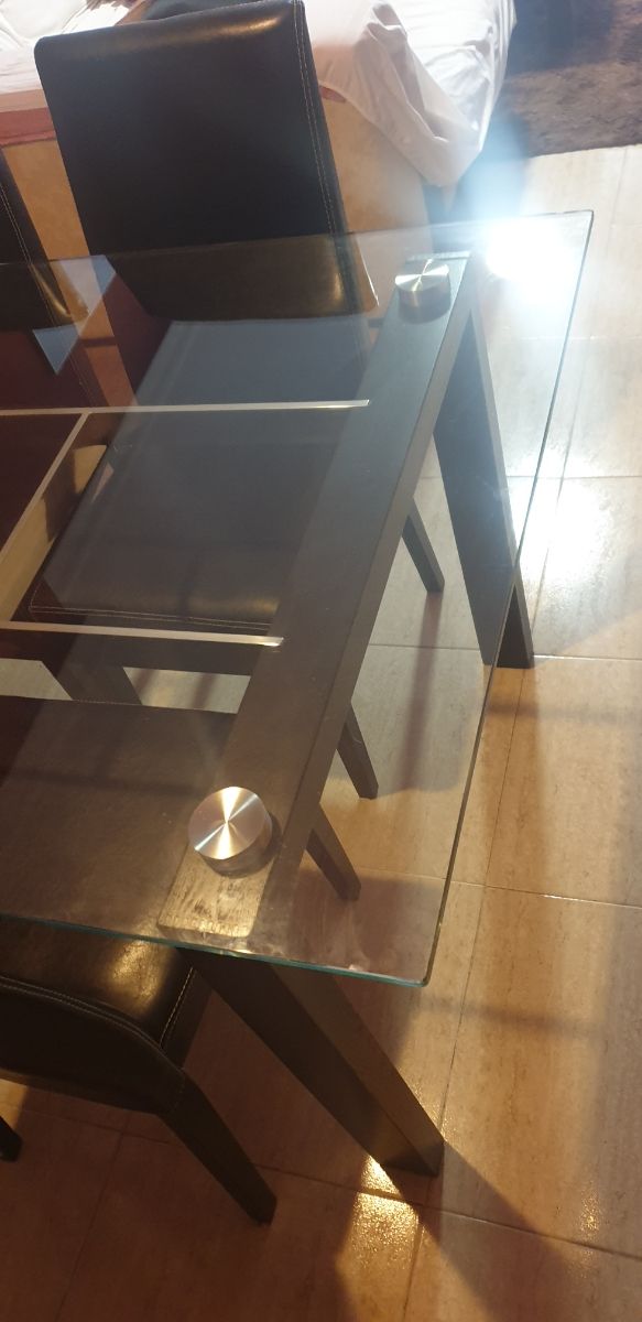 Mesa de cristal 150x90 y 4 Sillas