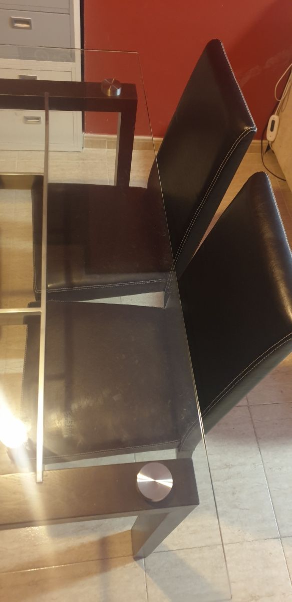 Mesa de cristal 150x90 y 4 Sillas