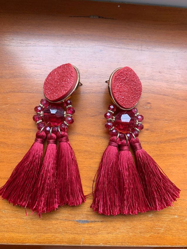 Pendientes rojos flecos