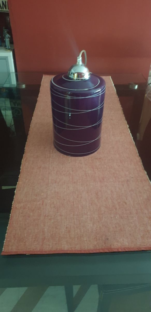 Lámpara de techo violeta