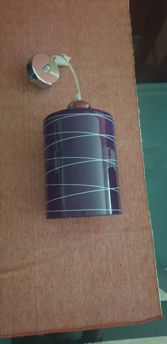 Lámpara de techo violeta