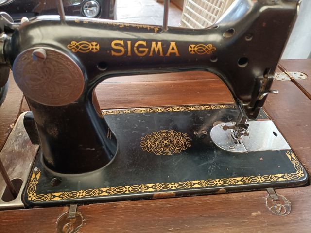 Maquina de coser SIGMA