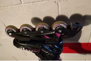 patines en linea negros y morados 