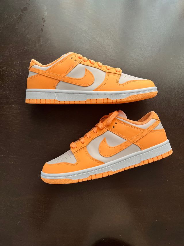 Nike Dunk Low "peach cream" de segunda mano por 150 EUR en Madrid en