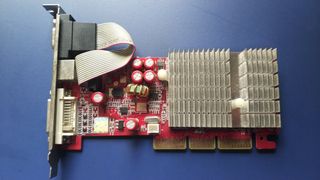 Gráfica AGP Nvidia FX5200  128 Mb