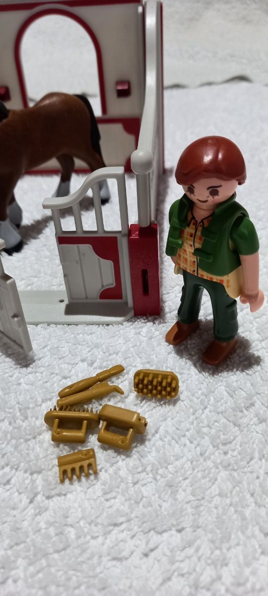 Establo con caballo playmobil