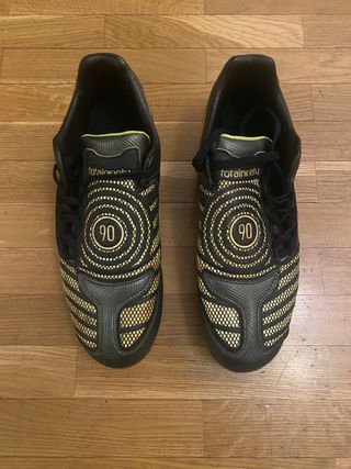 Botas de fútbol nike total 90 gama alta 44 de segunda mano por 60 EUR en  Santa Marta de Tormes en WALLAPOP