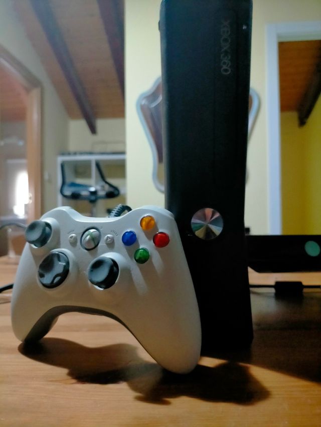 Xbox 360 con sensor kinect y 41 juegos