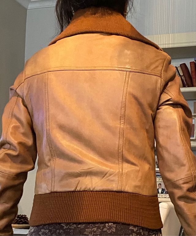 Chaqueta de cuero de mujer