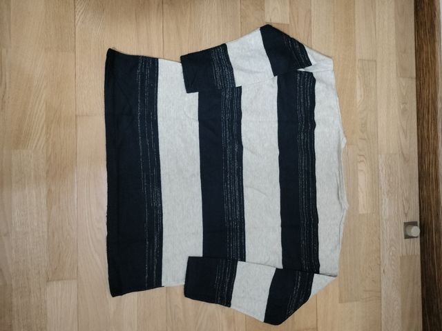 Jersey azul marino y crema con hilos dorados