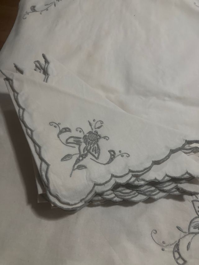 Mantelería para 12 a estrenar