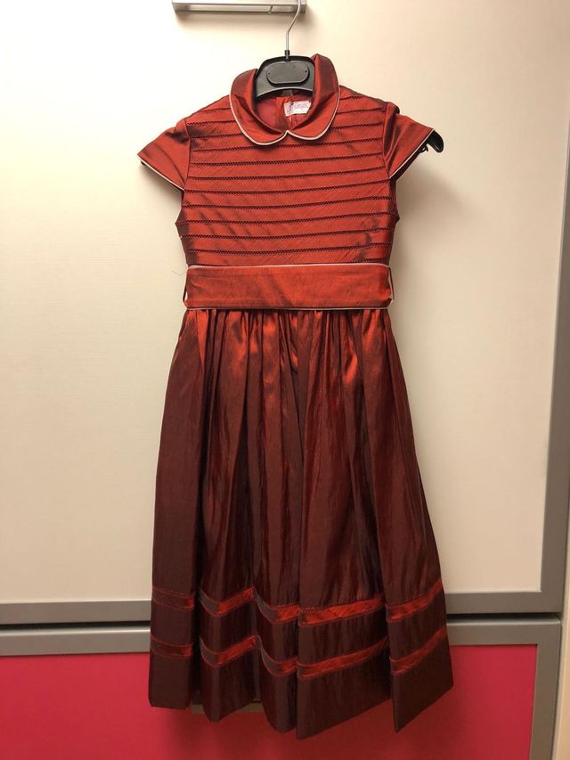 Vestido de celebración niña.