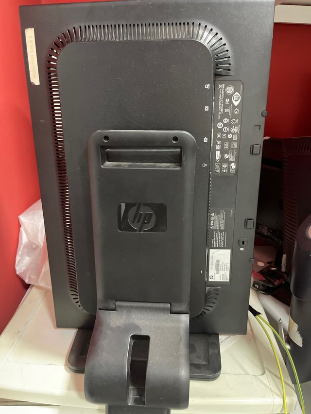 Monitores verticales HP, Dell