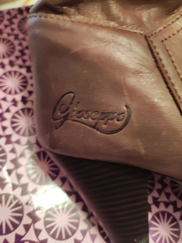 Botas Altas. Pierna ancha. Gioseppo. Talla 39