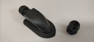 Pasacables, pasamuros.