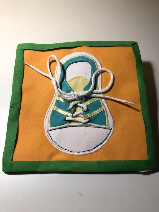 Quiet book - libro didáctico para niños