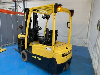 1676T - Carretilla Eléctrica 3 Ruedas HYSTER