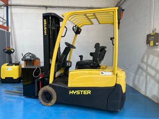 1676T - Carretilla Eléctrica 3 Ruedas HYSTER