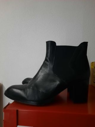 bota piel negra