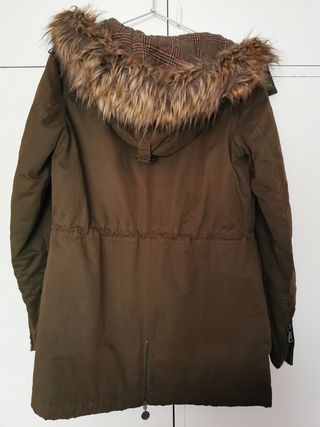 Parka Stradivarius talla S
