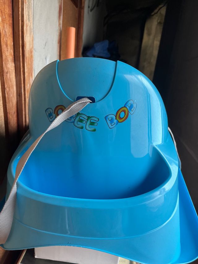 Trineo con cinturón de seguridad.