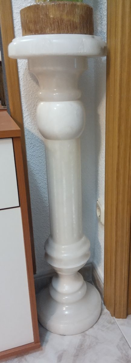 Figura chino y peana