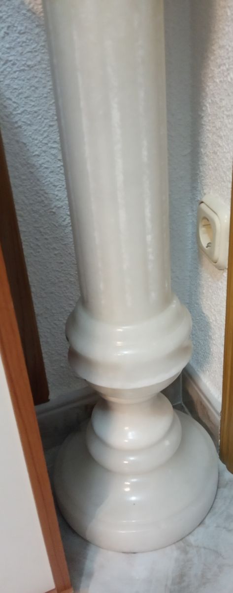 Figura chino y peana