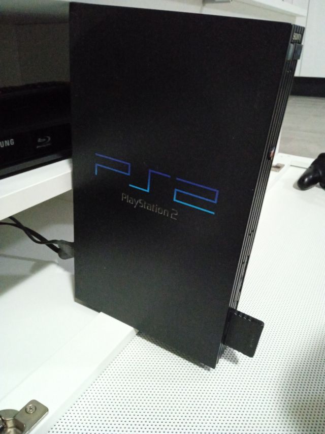 PlayStation 2 + 2 controller+ Memory card+ giochi 