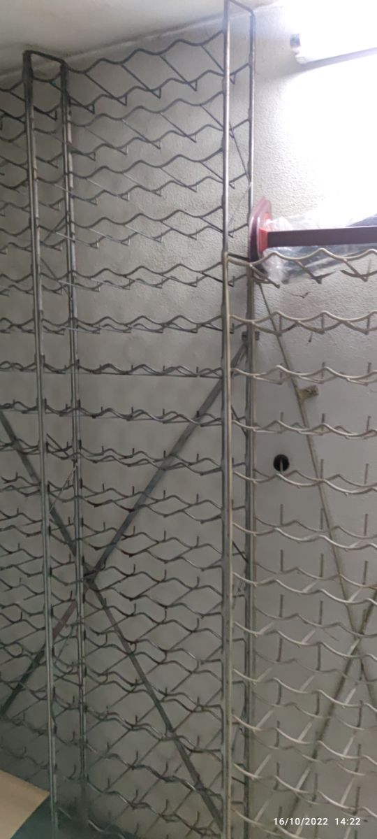 Garrafeira em aço inox 400 garrafas