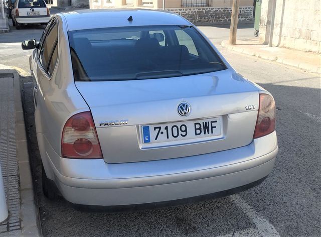 Volkswagen Passat -1,8T-150cv