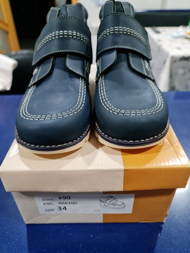 BOTAS INFANTILES TALLA 34 AZUL MARINO
