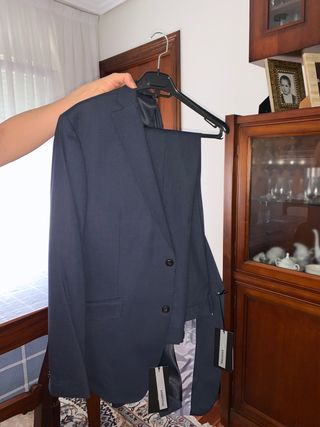 Traje azul marino. Oportunidad 