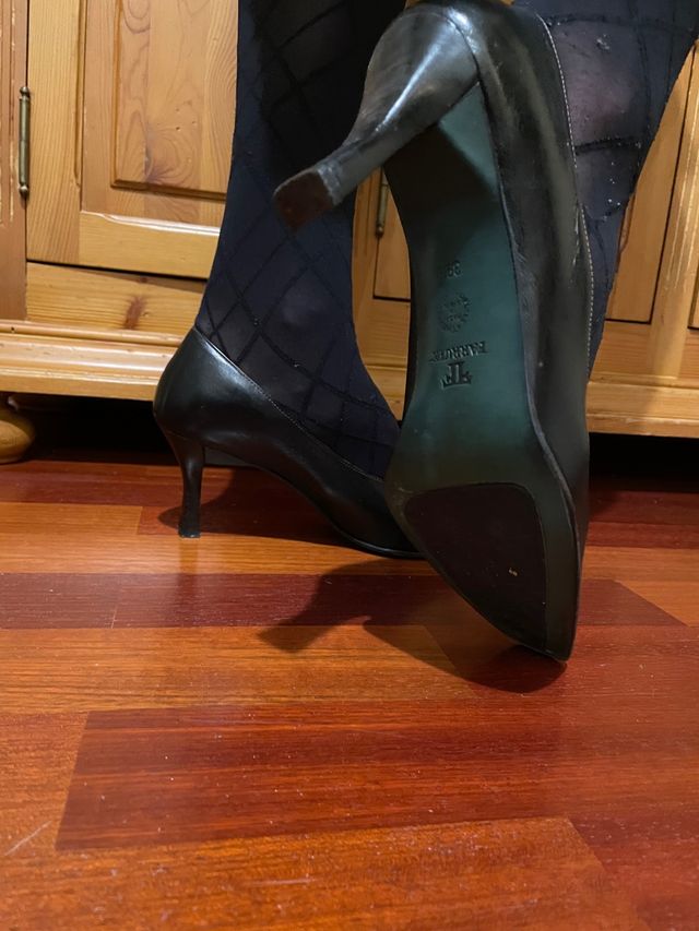 Zapatos negros de Farrutx con tacón 