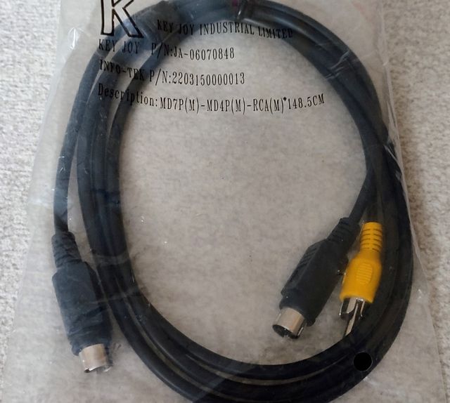 Varios modelos de cables, algunos sin estrenar