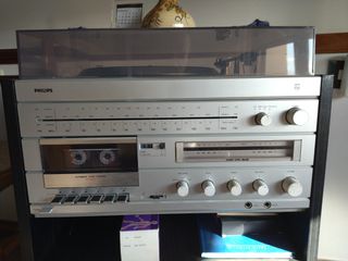 Cadena musical compacta Philips + mueble 